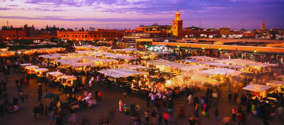 You are currently viewing How to Get from Marrakech Airport to Your Riad at Night (Safe & Easy Guide)